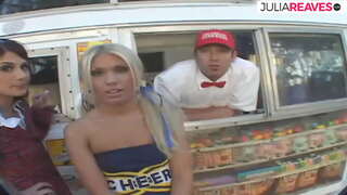 Фургон менән өсәүләп трахаться үҙе туңдырма һатты туңдырма