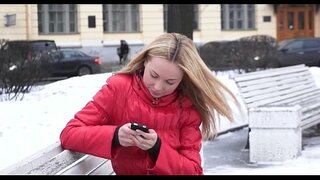 Совершеннолетняя наградата маце иска малко секс