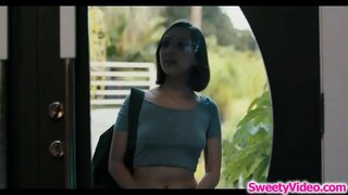 Sexy masseuse scissoring i leabhar na bàrdachd costumer