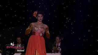 Рений Баярын үед Нью Орлеанс Burlesque Наадам